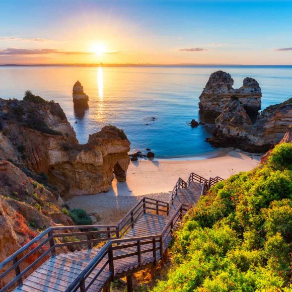 See offers to travel to Algarve