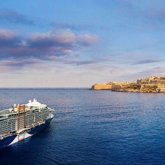 See offers to travel to Celebrity Apex