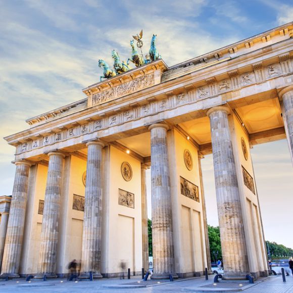 See offers to travel to Berlin