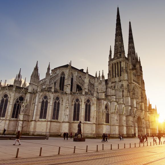 See offers to travel to France