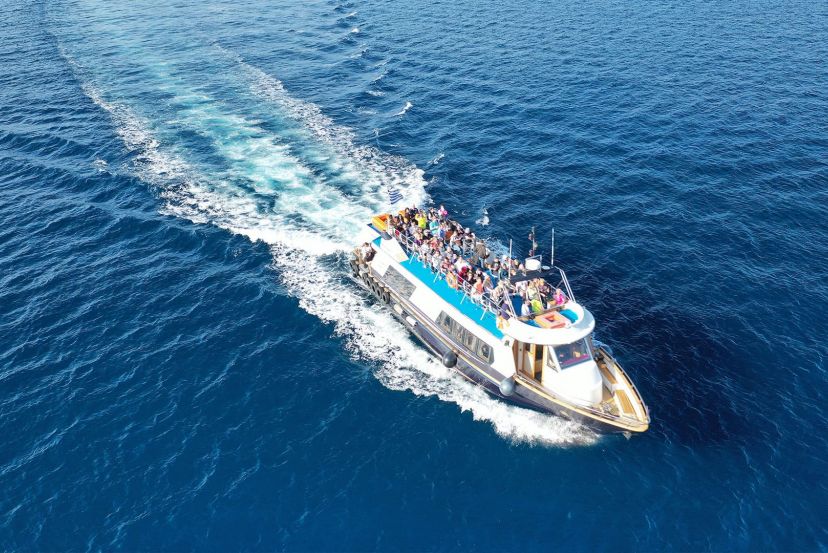 Caldera Boat Tour with Cassidy Travel