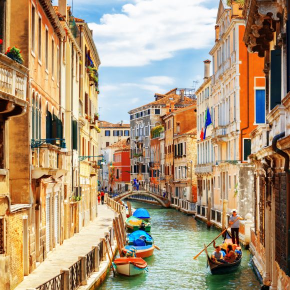 See offers to travel to Venice