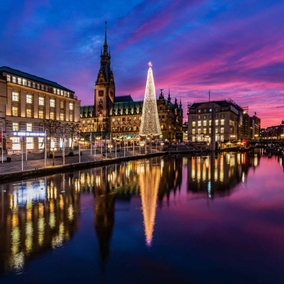 See offers to travel to Hamburg