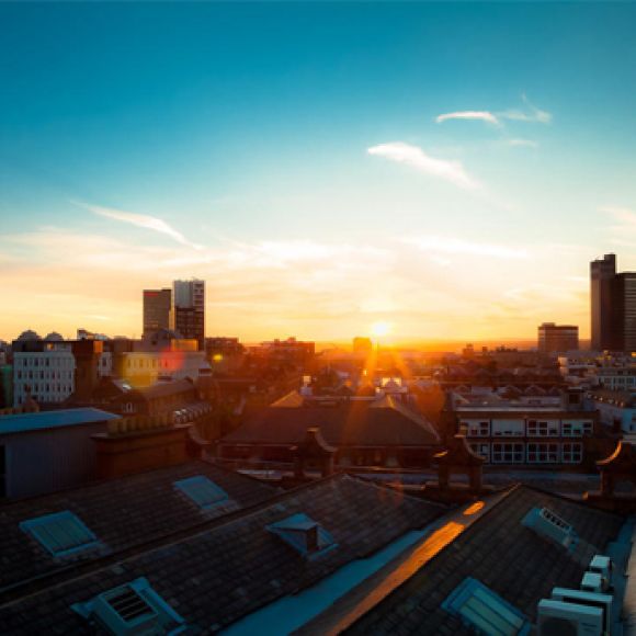 See offers to travel to Manchester