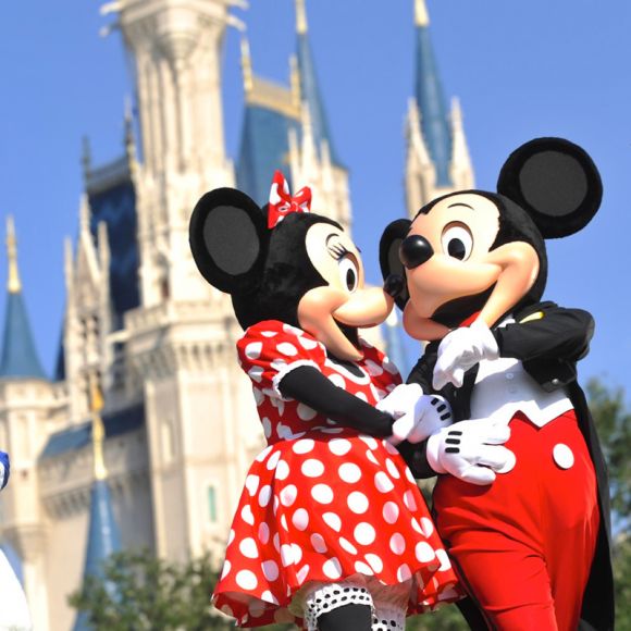 See offers to travel to Disneyland Paris