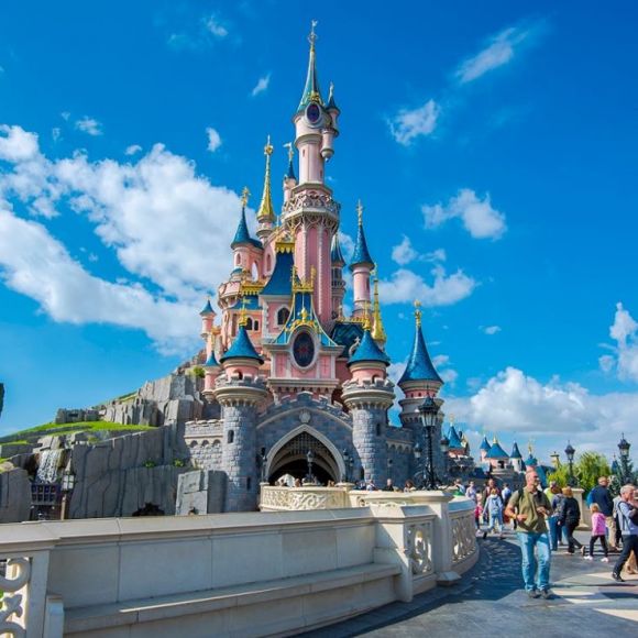 See offers to travel to Disneyland Paris
