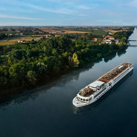 See offers to travel to S.S. La Venezia