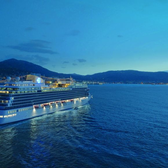 See offers to travel to Oceania Allura