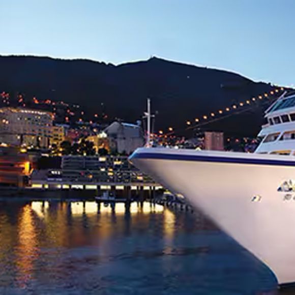 See offers to travel to Oceania Sirena