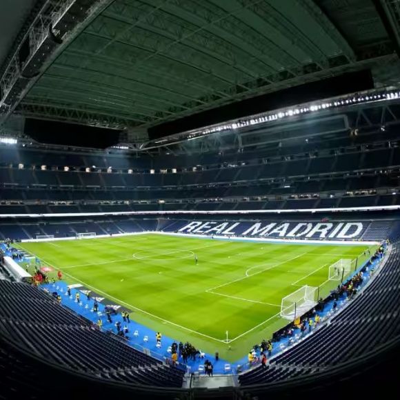 See offers to travel to NFL Madrid: Washington Commanders @ Miami Dolphins