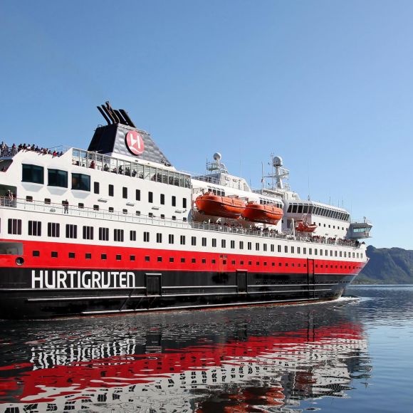 See offers to travel to MS Richard With