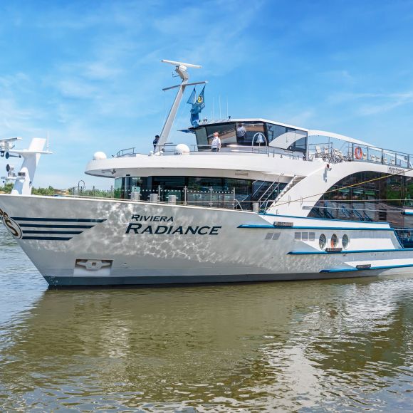See offers to travel to MS Riviera Radiance