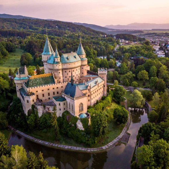 See offers to travel to Slovakia