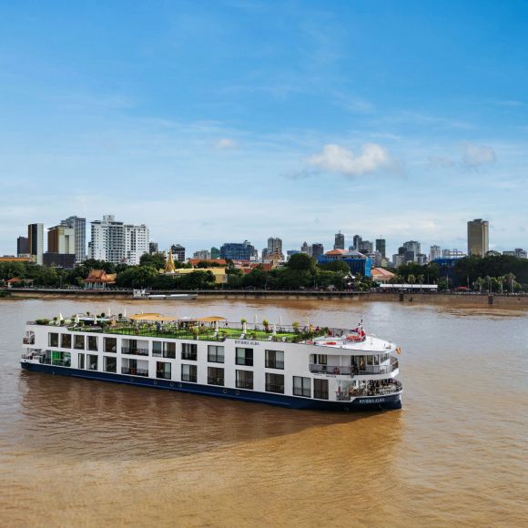 See offers to travel to Riviera Alba