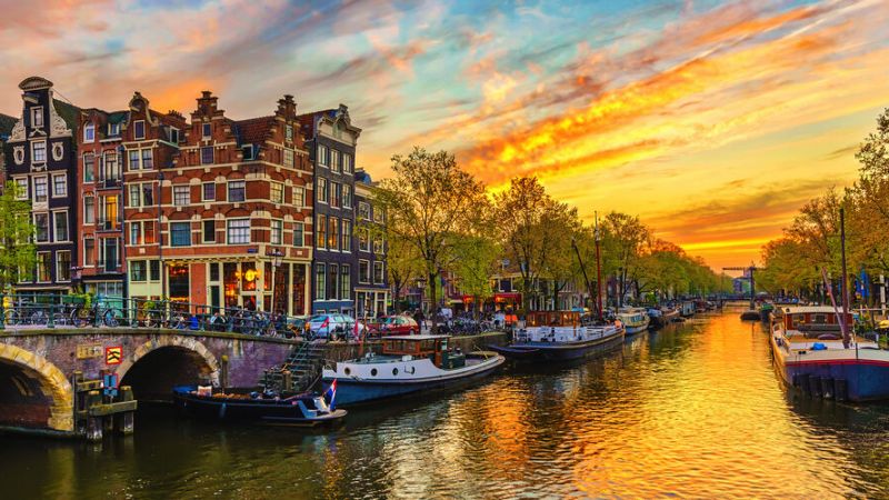 Declan on the Danube Presents: Amsterdam 2027