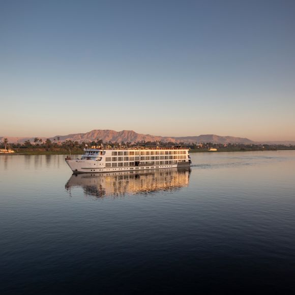 See offers to travel to S.S. Sphinx