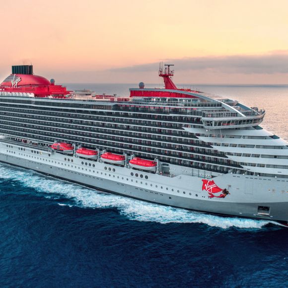 See offers to travel to Valiant Lady