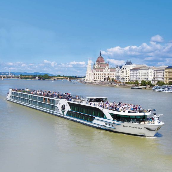 See offers to travel to Riviera Travel